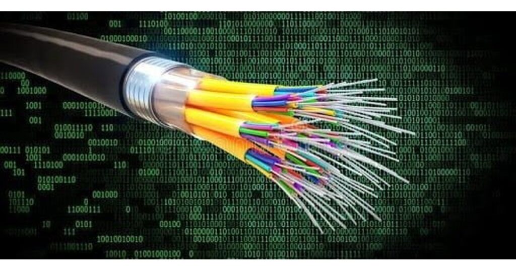 ¿Qué es la fibra óptica y cómo funciona?